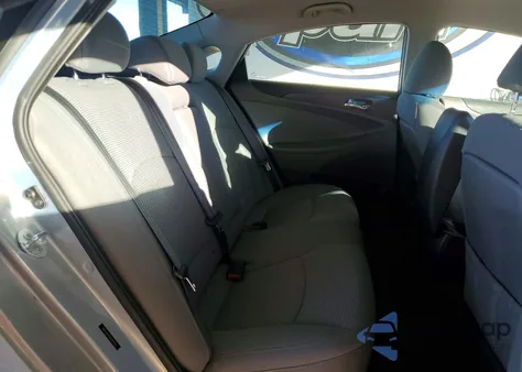 2013 Hyundai Sonata Gls z USA, uszkodzony, nr VIN 5NPEB4AC8DH647853